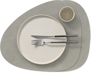 LIND DNA Placemats Nupo - Leer - Light Grey - Curved - Afwasbaar - 44 x 37 cm - 2 Stuks