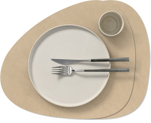 LIND DNA Placemats Nupo - Leer - Sand - Curved - Afwasbaar - 44 x 37 cm - 2 Stuks