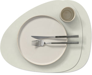 LIND DNA Placemats Nupo - Leer - Linen - Curved - Afwasbaar - 44 x 37 cm - 2 Stuks