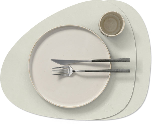 LIND DNA Placemats Nupo - Leer - Linen - Curved - Afwasbaar - 44 x 37 cm - 2 Stuks