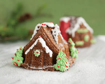 Nordic Ware Cakevorm Gingerbread House Duet Zilver - Gietaluminium - 32 x 17 cm