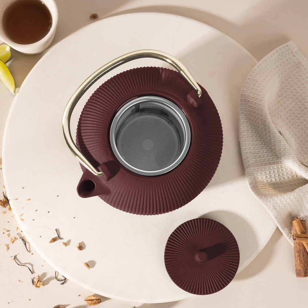 BerlingerHaus Theepot met RVS Filter - Gietijzer Mat Bordeaux - 1 Liter