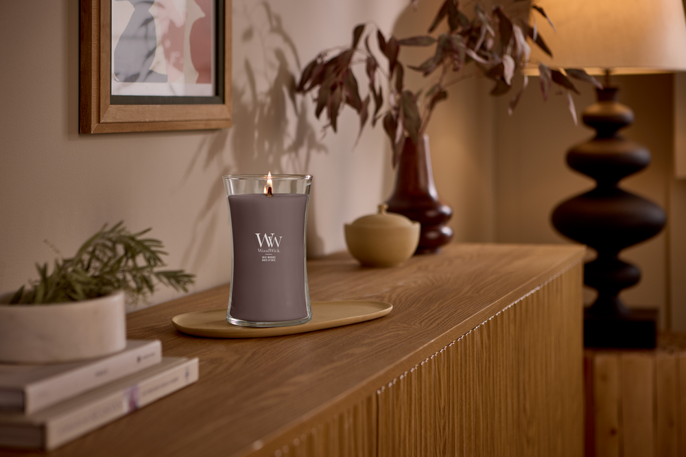 WoodWick Geurkaars Large Iris Woods - 18 cm / ø 10 cm - Geurkaars in Glas - Houten Lont