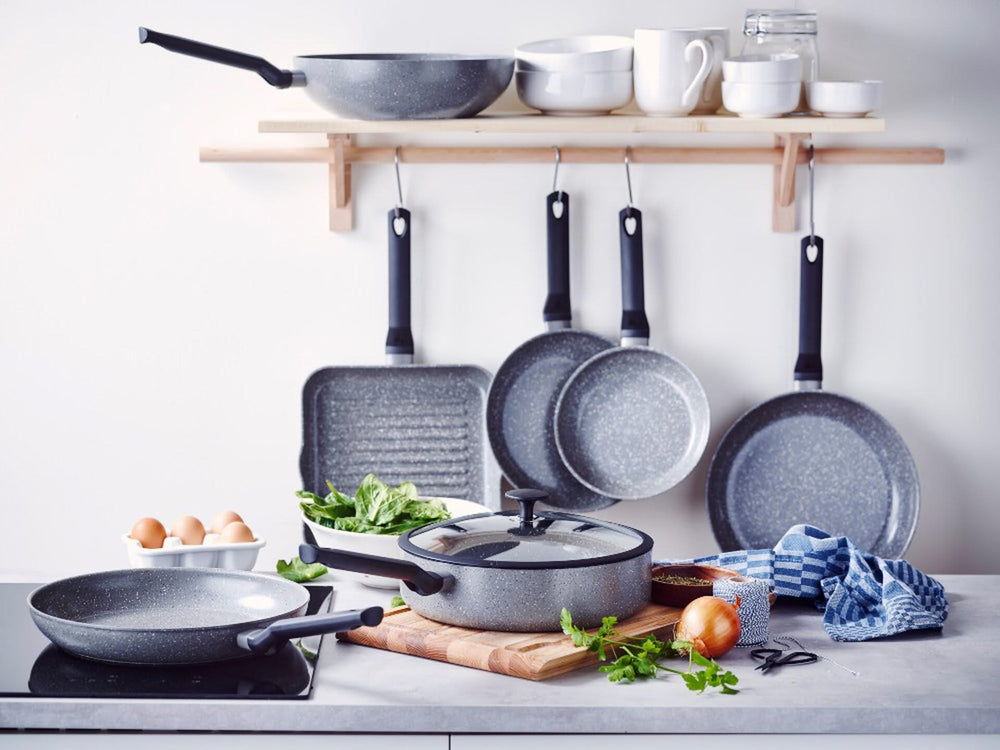 BK Hapjespan met deksel Granite Grijs ø 28 cm / 4.2 Liter - sfeerbeeld 2