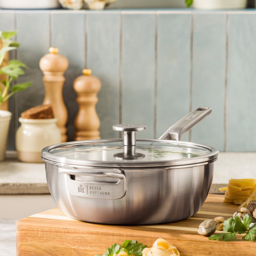 BK Sauteuse Peter Goossens Maestro 3-Ply RVS ø 24 cm / 3.4 Liter - met deksel - sfeerbeeld 1