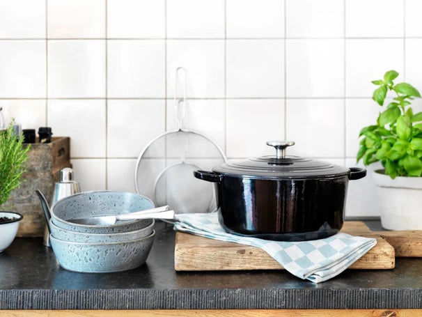 BK Pannenset Bourgogne Jet Black Gietijzer 3-delig - Braadpan ø 24, 28 cm & Grillpan 26x26 cm - geschikt voor alle warmtebronnen