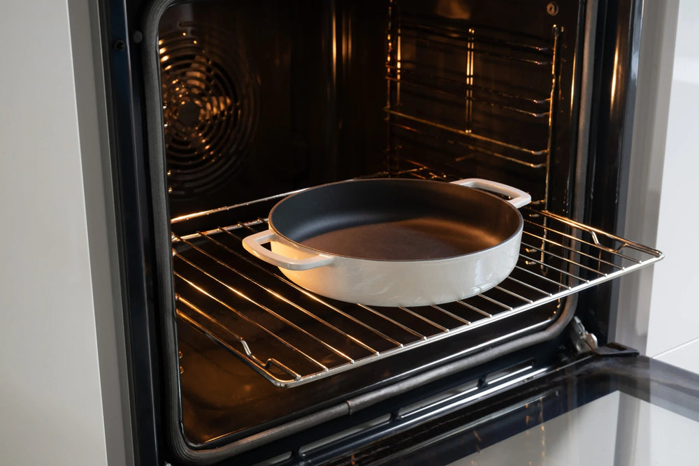 Combekk Koekenpan Skillet met 2 grepen Gietijzer Sand ø 28 cm - sfeerbeeld 4