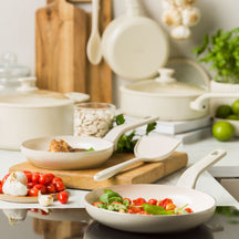 GreenPan Koekenpan Essence Pro Clay ø 24 cm - sfeerbeeld 1