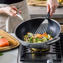 GreenPan Wokpan Premiere RVS ø 30 cm / 4.7 Liter - sfeerbeeld 3