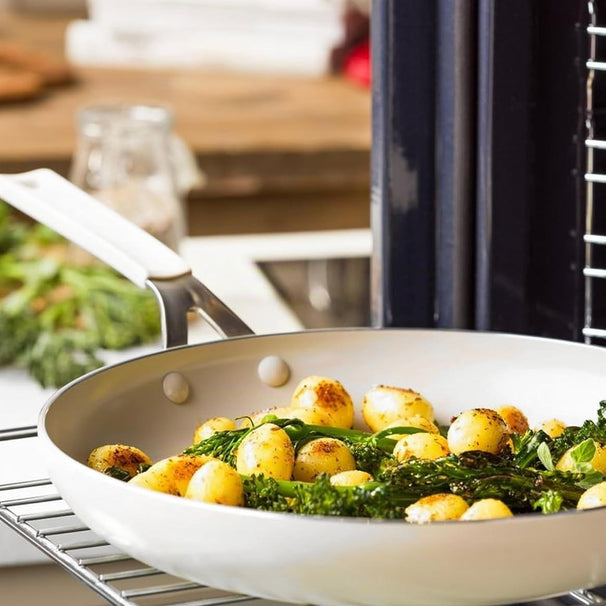 KitchenAid Koekenpan Aluminium White Milkshake ø 24 cm - keramische anti-aanbaklaag