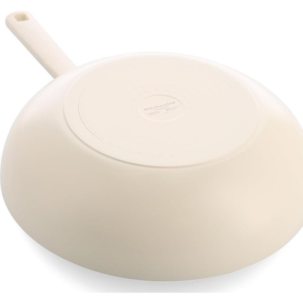 KitchenAid Wokpan Aluminium Almond Cream ø 28 cm / 3.7 Liter - onderaanzicht