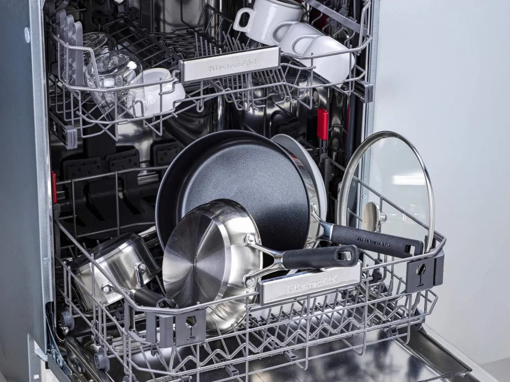 KitchenAid Hapjespan / Sauteerpan met deksel Classic RVS ø 26 cm / 3.6 Liter - sfeerbeeld 4