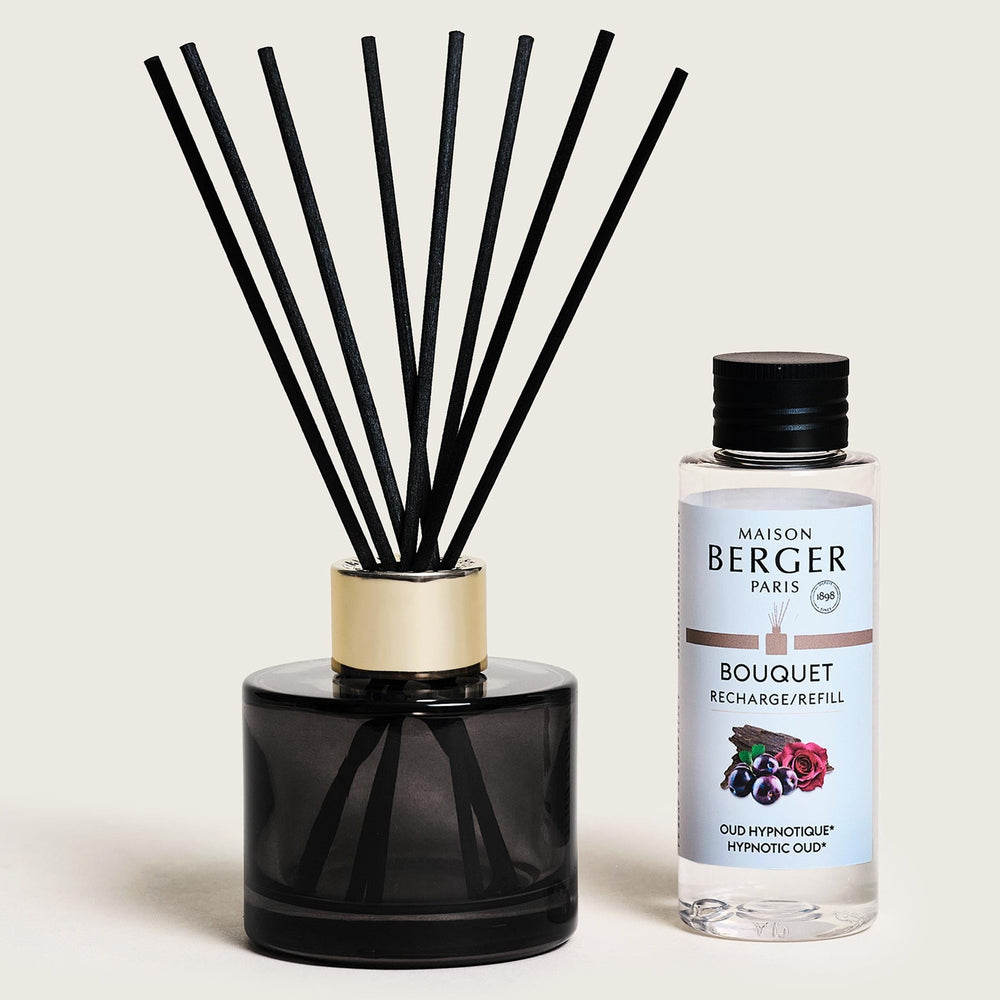 Maison Berger Giftset Duo Celebration - Geurstokjes 90 ml & Roomspray 50 ml - Hypnotic Oud - geurstokjes + navulling
