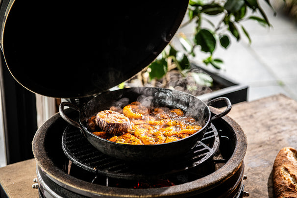 Forged Koekenpan Carbonstaal met 2 handvatten ø 24 cm - geschikt voor alle warmtebronnen - zonder anti-aanbaklaag
