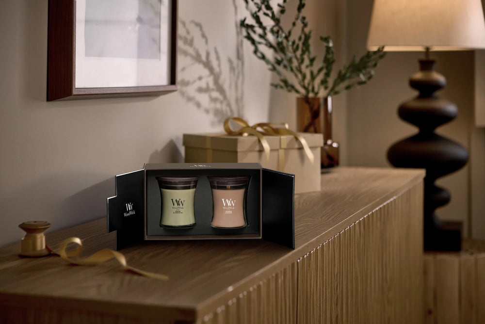 WoodWick Giftset Geurkaarsen Medium Fireside & Cashmere - 2 Stuks - Geurkaars in Glas - Houten Lont